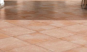 Terracotta-Fliesen in warmer Cotto-Optik